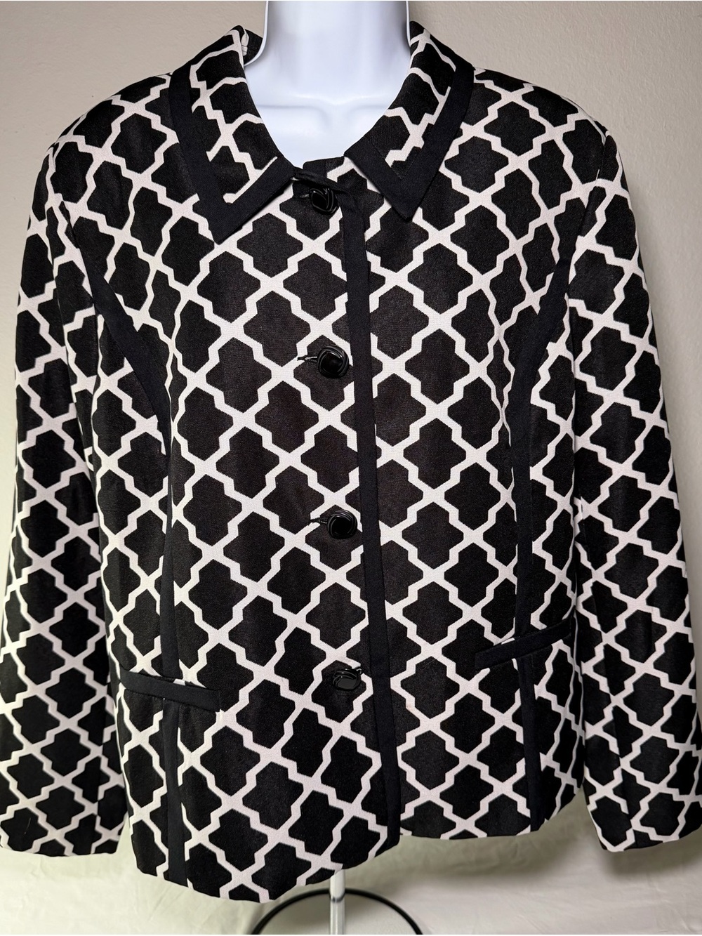 R&K Women's Black White Geometric Print Button Front Lined Jacket Size 18